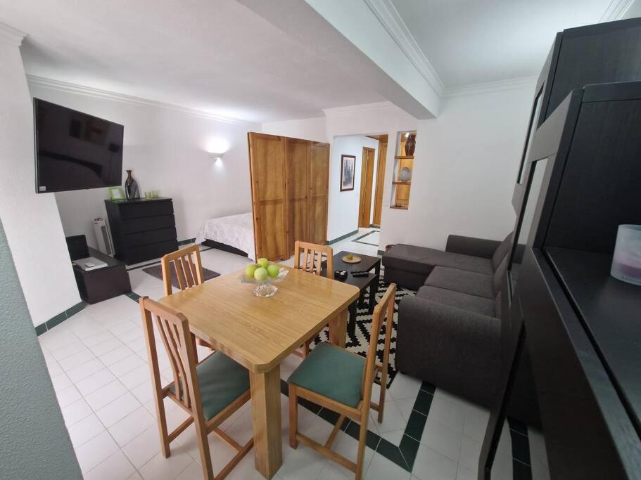 Charming Beachside Apartment- The Perfect Getaway! Albufeira Dış mekan fotoğraf
