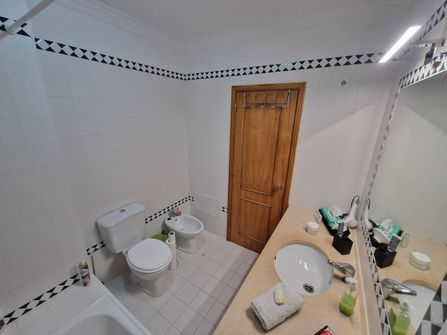 Charming Beachside Apartment- The Perfect Getaway! Albufeira Dış mekan fotoğraf