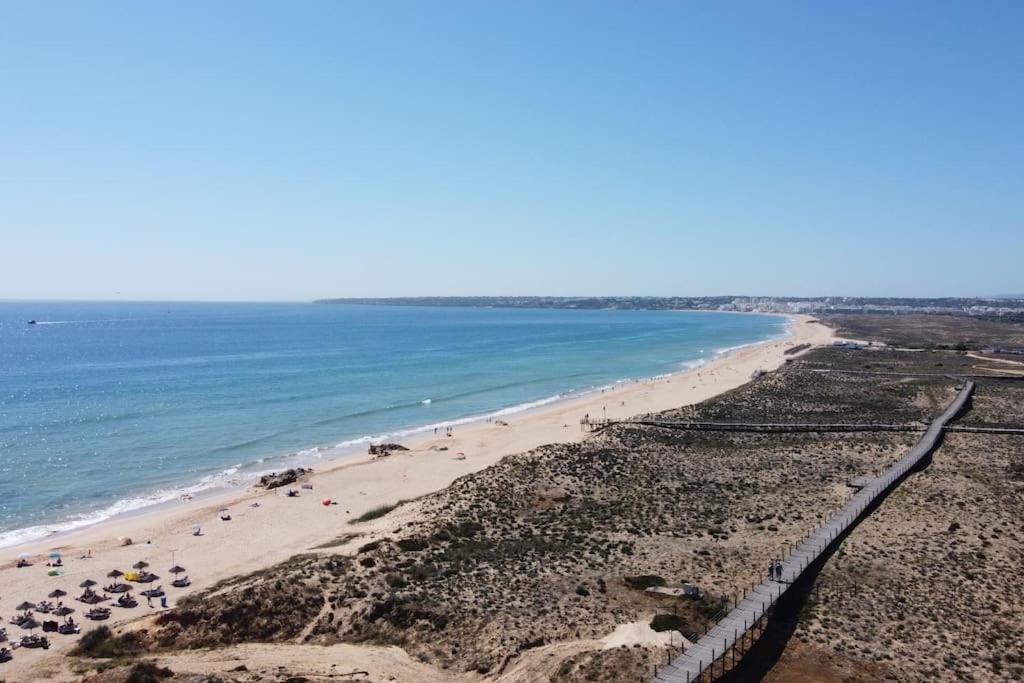 Charming Beachside Apartment- The Perfect Getaway! Albufeira Dış mekan fotoğraf