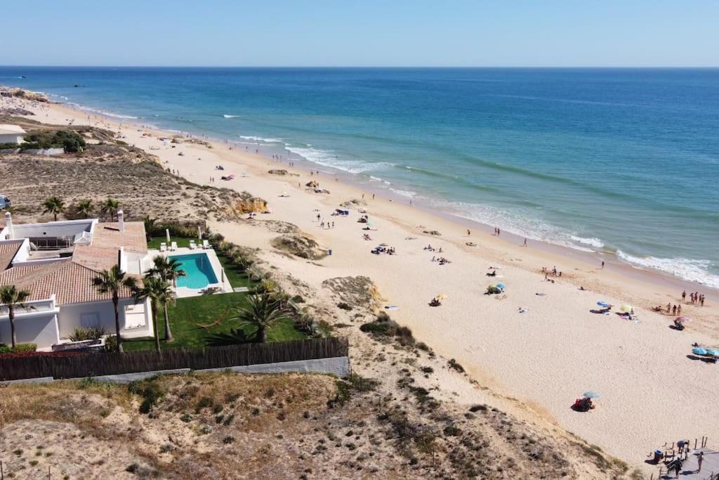 Charming Beachside Apartment- The Perfect Getaway! Albufeira Dış mekan fotoğraf