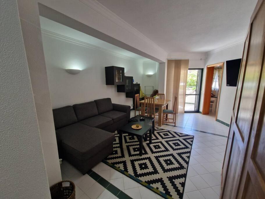 Charming Beachside Apartment- The Perfect Getaway! Albufeira Dış mekan fotoğraf