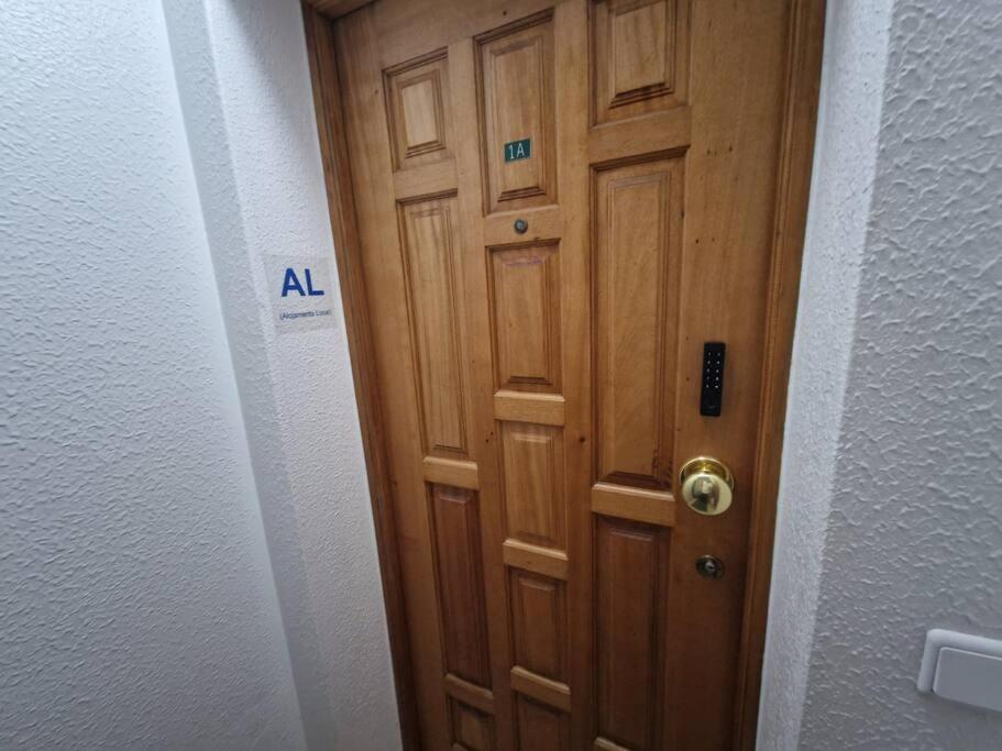 Charming Beachside Apartment- The Perfect Getaway! Albufeira Dış mekan fotoğraf