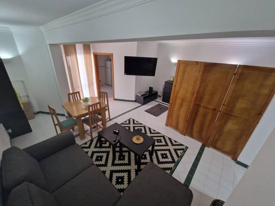 Charming Beachside Apartment- The Perfect Getaway! Albufeira Dış mekan fotoğraf